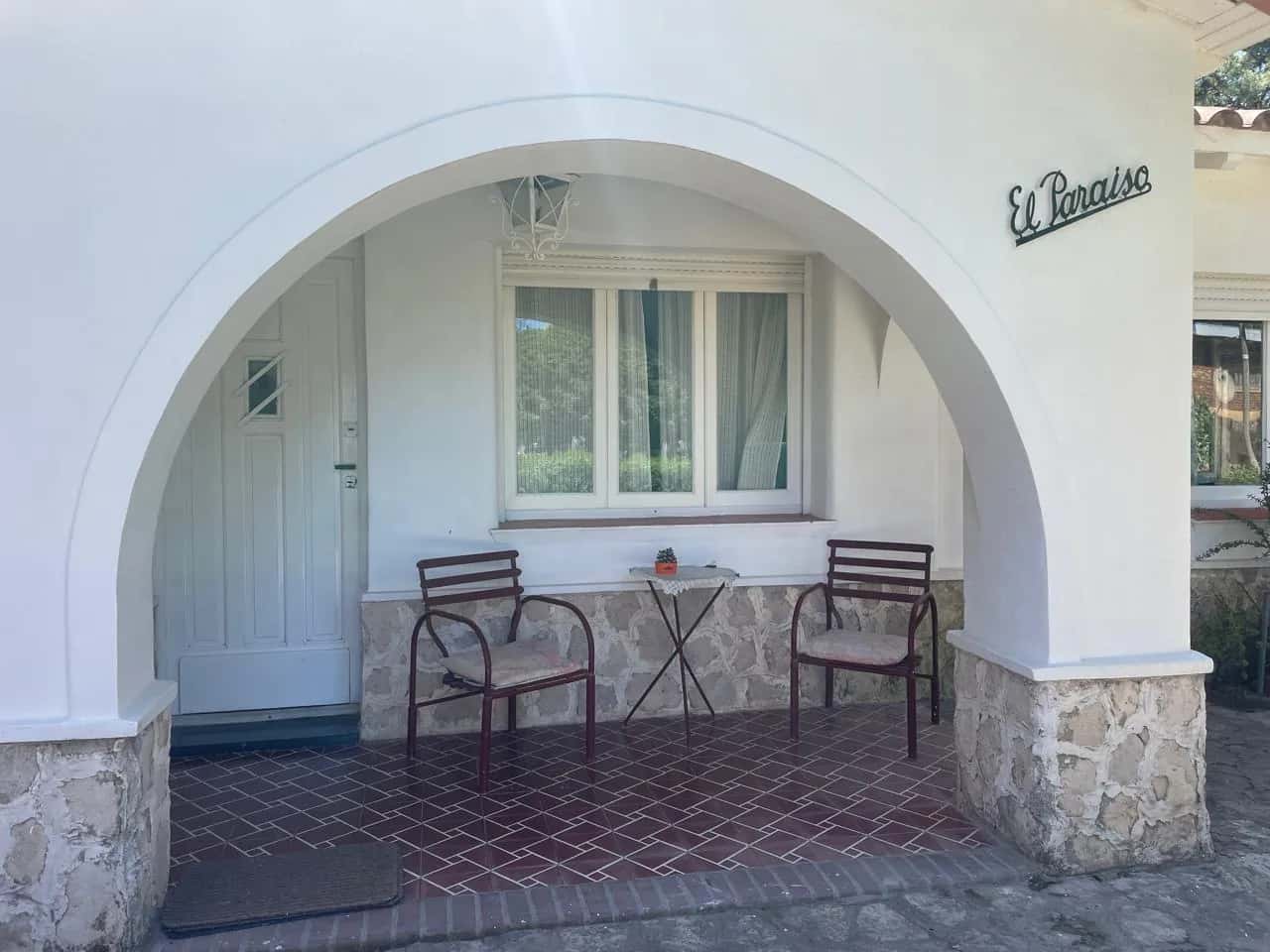 Frente de la casa El Paraíso a pasos del centro en Balneario Reta