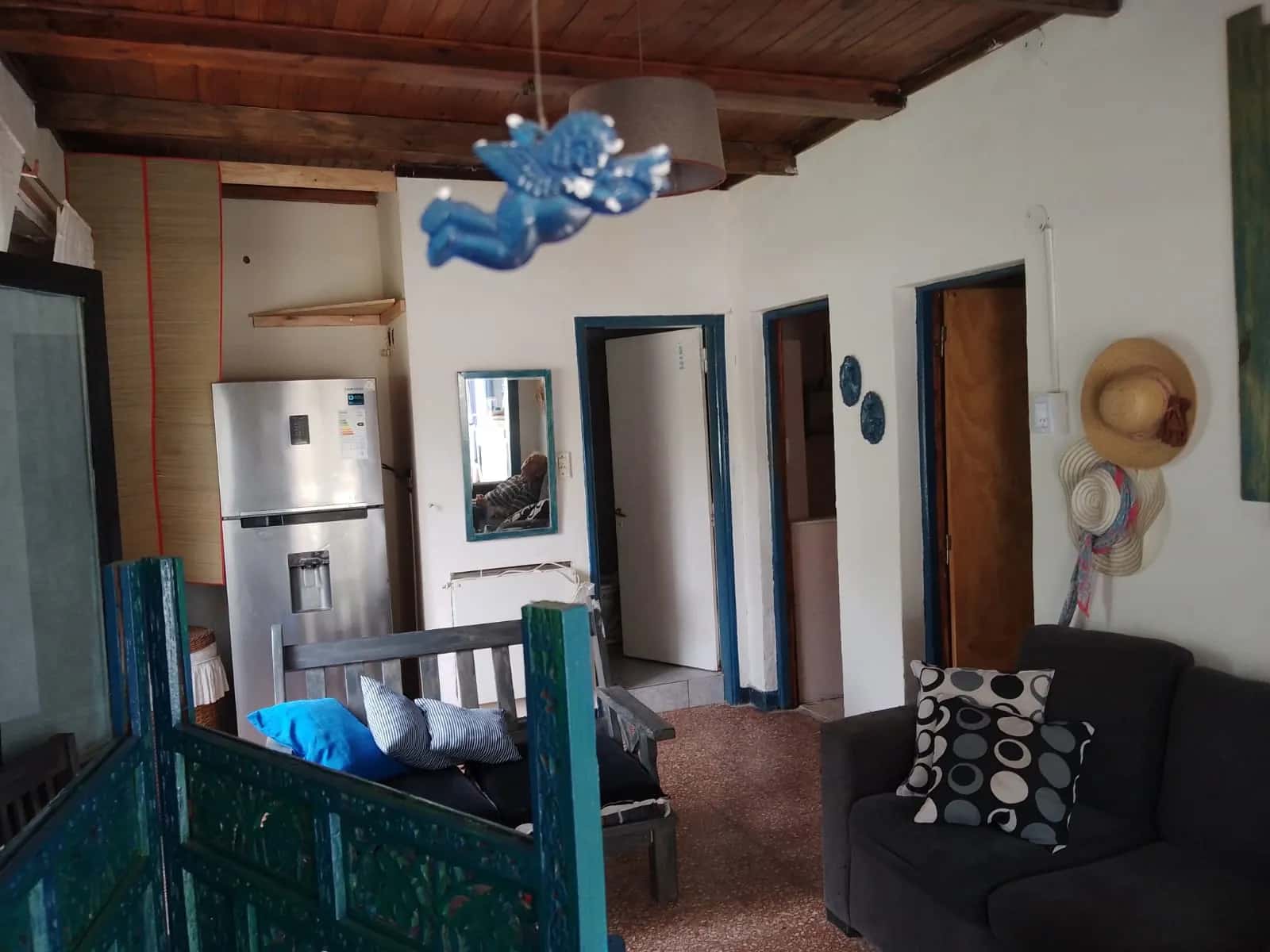 Living comedor de La Casita Rosada de Inés en Balneario Reta