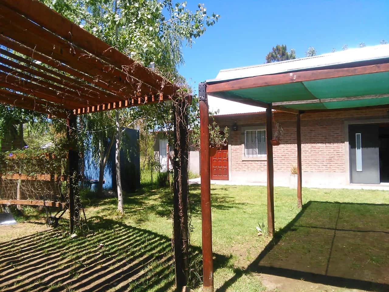 Cochera techada de Cabañas Mabi en Balneario Reta