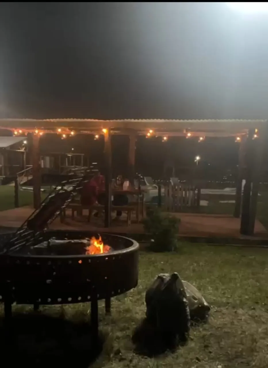 Parrilla y deck exterior en Yuanfen en Balneario Reta