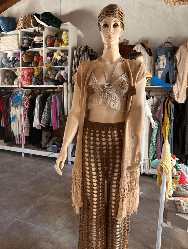 Indumentaria artesanal DyF Hilados en Reta