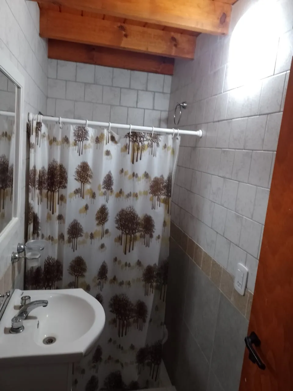 Baño completo en Cabañas Mabi en Balneario Reta