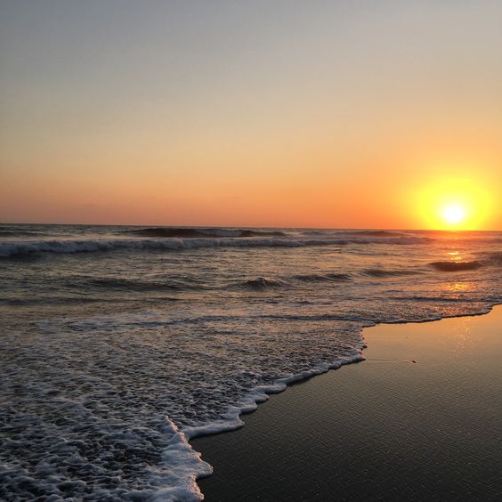 Playa de Balneario Reta al atardecer